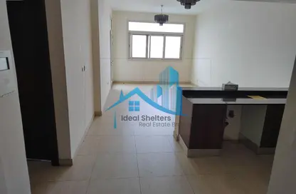 شقة - غرفة نوم - 2 حمامات للايجار في فريشيا - الفرجان - دبي