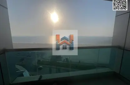 شقة - 2 غرف نوم - 2 حمامات للبيع في مساكن كورنيش عجمان - طريق كورنيش عجمان - عجمان