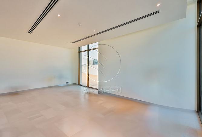 15177303 - Property Image 3