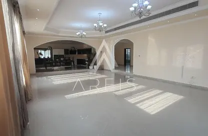 Villa - 5 Bedrooms - 6 Bathrooms for rent in Al Quoz 2 - Al Quoz - Dubai