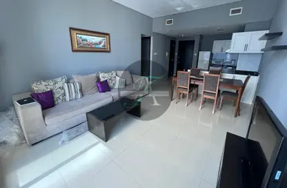 صورة لـ غرفة المعيشة / غرفة الطعام شقة - 2 غرف نوم - 2 حمامات للايجار في خليج اليخوت - دبي مارينا - دبي ، صورة رقم 1