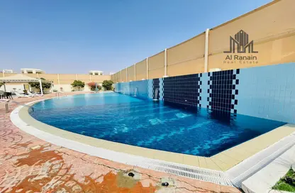صورة لـ حوض سباحة شقة - غرفة نوم - 2 حمامات للايجار في مجمع العين - بيدا بن عمار - اشارج - العين ، صورة رقم 1