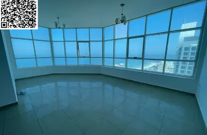 Apartment - 3 Bedrooms - 3 Bathrooms for rent in Corniche Tower - Ajman Corniche Road - Ajman