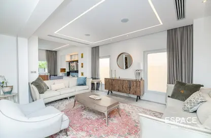 Villa - 3 Bedrooms - 4 Bathrooms for rent in Deema 2 - Deema - The Lakes - Dubai