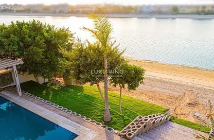 Villa - 7 Bedrooms - 7+ Bathrooms for rent in Garden Homes Frond E - Garden Homes - Palm Jumeirah - Dubai