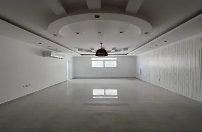Apartment - 4 Bedrooms - 3 Bathrooms for rent in Al Jurf 2 - Al Jurf - Ajman Downtown - Ajman