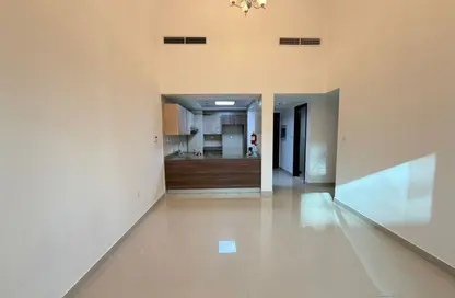 Apartment - 2 Bedrooms - 3 Bathrooms for rent in Roxana Residence B - Roxana Residences - District 12 - Jumeirah Village Circle - Dubai