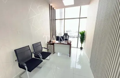 Office Space - Studio - 1 Bathroom for rent in Red Avenue - Al Garhoud - Dubai Office Space - Studio - 1 Bathroom for rent in Red Avenue - Al Garhoud - Dubai