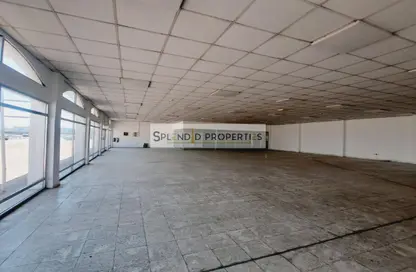 Show Room - Studio - 1 Bathroom for rent in SH Building - Al Khabisi - Deira - Dubai