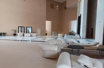 صورة لـ غرفة المعيشة محل - استوديو للايجار في سكاي جاردنز - مركز دبي المالي العالمي - دبي ، صورة رقم 1