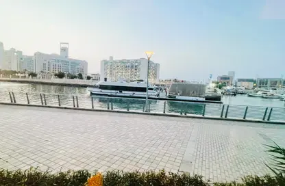 شقة - 2 غرف نوم - 3 حمامات للايجار في المراسي - البطين - أبوظبي