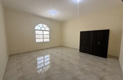 Apartment - Studio - 1 Bathroom for rent in Shakhbout City - Abu Dhabi