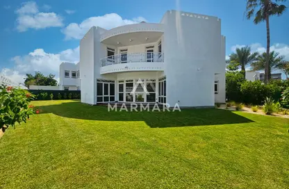 Villa - 4 Bedrooms - 5 Bathrooms for rent in Jumeirah 2 Villas - Jumeirah 2 - Jumeirah - Dubai