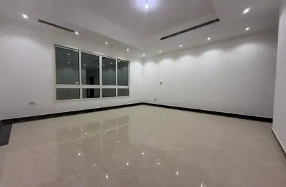 شقة - 2 غرف نوم - 3 حمامات للايجار في مدينة الرياض - أبوظبي