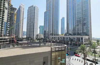 Apartment - 1 Bedroom - 2 Bathrooms for rent in Standpoint Towers - Downtown Dubai - Dubai