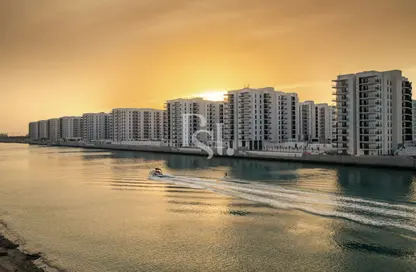 Apartment - 2 Bedrooms - 2 Bathrooms for sale in Waters Edge - Yas Island - Abu Dhabi Apartment - 2 Bedrooms - 2 Bathrooms for sale in Waters Edge - Yas Island - Abu Dhabi