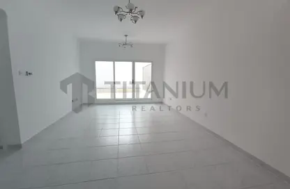 شقة - غرفة نوم - 2 حمامات للايجار في بناية اس بي ال 341 - البرشاء 1 - البرشاء - دبي