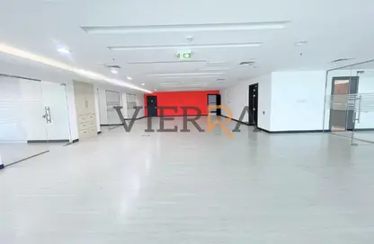 مكتب - استوديو - 2 حمامات للايجار في برج سي آي - كورنيش الخالدية - الخالدية - أبوظبي