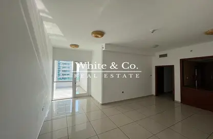 Empty Room image for: Apartment - 1 Bedroom - 2 Bathrooms for rent in Marina Pinnacle - Dubai Marina - Dubai, Image 1