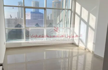 شقة - 3 غرف نوم - 3 حمامات للايجار في 2 زاخر تاور - أبراج زاخر - التعاون - الشارقة