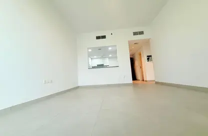 شقة - غرفة نوم - 2 حمامات للايجار في شقق أريج - الجادة - الشارقة