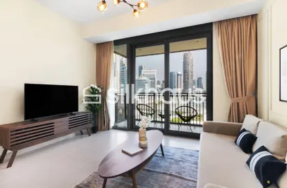 Living Room image for: Apartment - 1 Bedroom - 1 Bathroom for rent in 5242 Tower 2 - 5242 - Dubai Marina - Dubai, Image 1