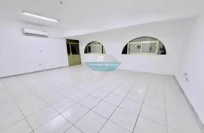 Apartment - 1 Bedroom - 1 Bathroom for rent in Tourist Club Area - Abu Dhabi