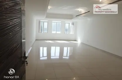 Empty Room image for: Apartment - 3 Bedrooms - 3 Bathrooms for rent in Kamal Jamal Musal - Al Mushrif - Abu Dhabi, Image 1