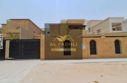 فيلا - 5 غرف نوم - 7 حمامات للايجار في 2 المويهات - المويهات - عجمان