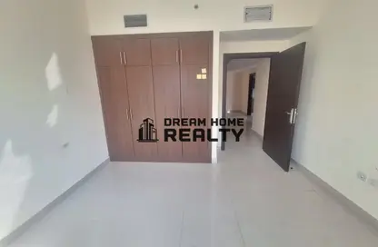 شقة - 2 غرف نوم - 2 حمامات للايجار في شارع التعاون - التعاون - الشارقة