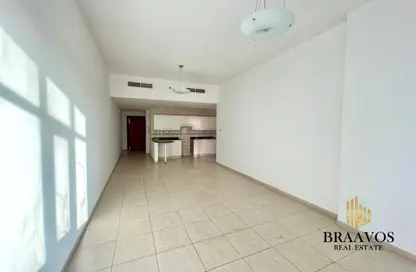 شقة - غرفة نوم - 2 حمامات للايجار في أبراج القصر 2 - أبراج القصر - واحة السيليكون - دبي