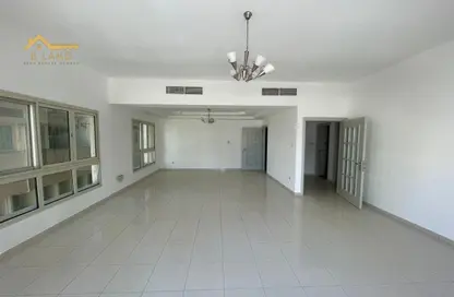 Apartment - 2 Bedrooms - 3 Bathrooms for rent in Al Majaz 1 - Al Majaz - Sharjah