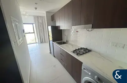 شقة - 1 حمام للايجار في عزيزي برتون - الفرجان - دبي شقة - 1 حمام للايجار في عزيزي برتون - الفرجان - دبي