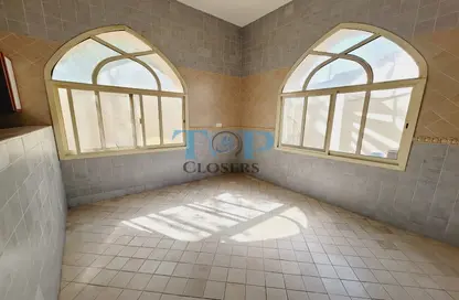 شقة - 2 غرف نوم - 2 حمامات للايجار في المقاطعة المركزية - العين