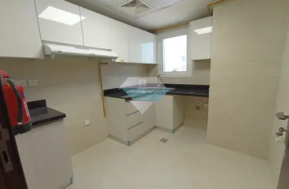 Apartment - 2 Bedrooms - 3 Bathrooms for rent in Al Rawdha Residence C98 - Rawdhat Abu Dhabi - Abu Dhabi