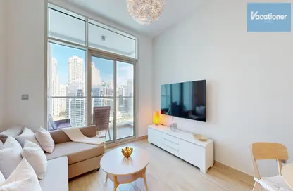 Living Room image for: Apartment - 1 Bedroom - 1 Bathroom for rent in Studio One - Dubai Marina - Dubai, Image 1