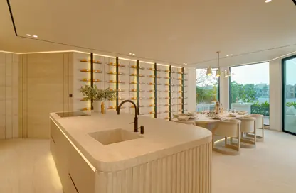Villa - 5 Bedrooms - 6 Bathrooms for sale in Garden Homes Frond L - Garden Homes - Palm Jumeirah - Dubai