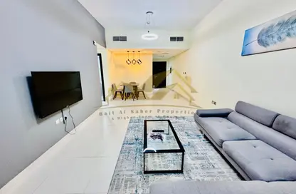 Apartment - 1 Bedroom - 2 Bathrooms for rent in Jumeirah Garden City - Al Satwa - Dubai