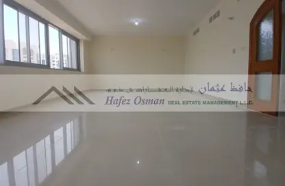 شقة - 3 غرف نوم - 4 حمامات للايجار في شارع المطار - أبوظبي