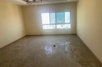 شقة - 2 غرف نوم - 3 حمامات للايجار في مساكن كورنيش عجمان - طريق كورنيش عجمان - عجمان