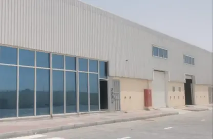 Shop - Studio - 2 Bathrooms for rent in Mussafah Industrial Area - Mussafah - Abu Dhabi