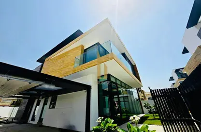 Villa - 5 Bedrooms - 5 Bathrooms for rent in Jumeirah 1 Villas - Jumeirah 1 - Jumeirah - Dubai