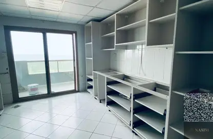 شقة - 3 غرف نوم - 3 حمامات للايجار في مساكن كورنيش عجمان - طريق كورنيش عجمان - عجمان شقة - 3 غرف نوم - 3 حمامات للايجار في مساكن كورنيش عجمان - طريق كورنيش عجمان - عجمان