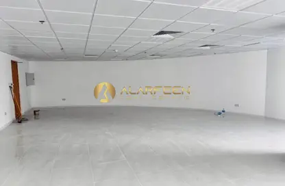 مكتب - استوديو - 1 حمام للايجار في برج الأعمال - الخليج التجاري - دبي