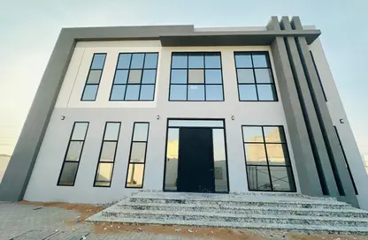 Villa - 5 Bedrooms - 7 Bathrooms for rent in Al Aweer 1 - Al Aweer - Dubai