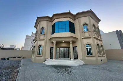 فيلا - 5 غرف نوم - 8 حمامات للايجار في الرفاع - رأس الخيمة