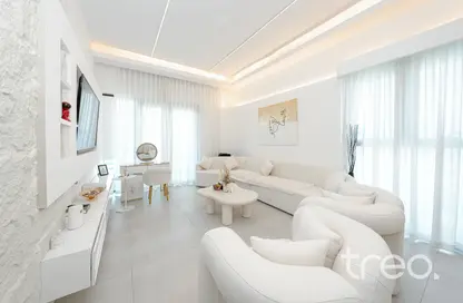 Apartment - 1 Bedroom - 2 Bathrooms for sale in SOL Bay - Business Bay - Dubai