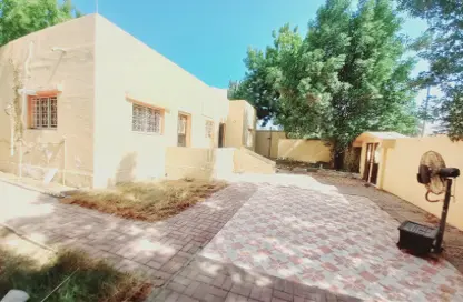 Villa - 3 Bedrooms - 2 Bathrooms for rent in Al Fayha - Al Sharq - Sharjah