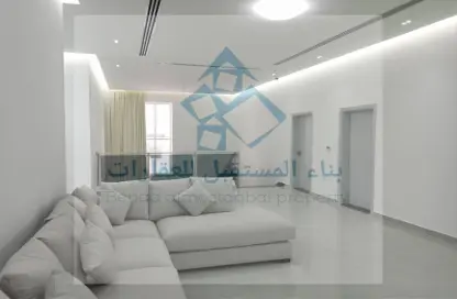 Living Room image for: Villa - 4 Bedrooms - 6 Bathrooms for rent in Dhaher 5 - Al Dhahir - Al Ain, Image 1