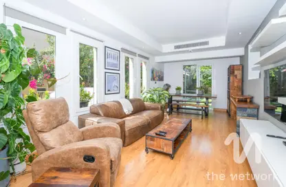 Villa - 2 Bedrooms - 2 Bathrooms for rent in Springs 1 - The Springs - Dubai